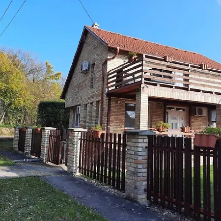 Ponty-poronty Vendeghaz 4* Nagybaracska