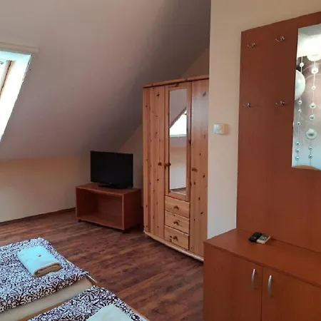 Ponty-poronty Vendeghaz Gæstehus 4*